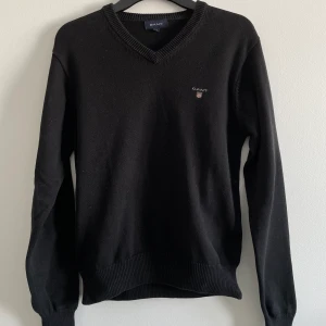 Svart gant tröja - Svart gant tröja storlek XS funkar för S också. Använd fåtal gånger