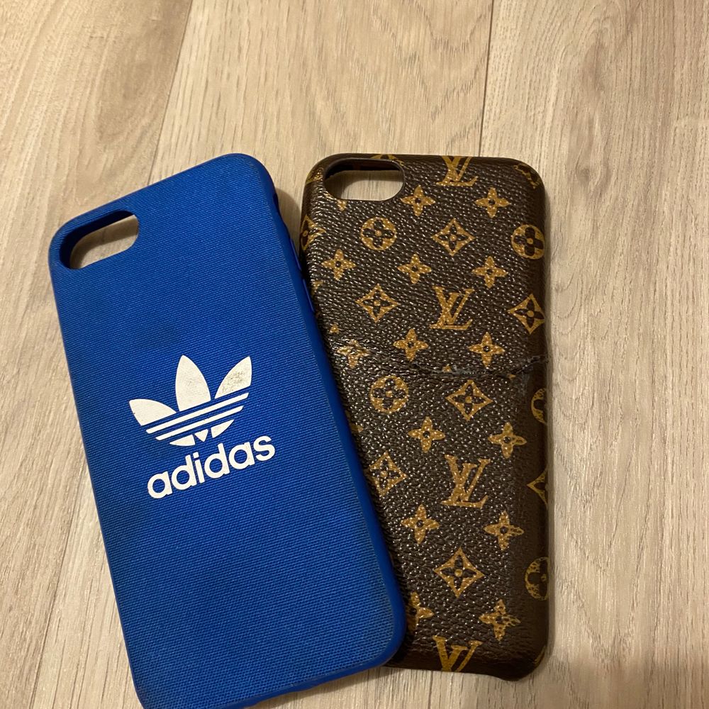 säljer skal till iPhone 6,7,8. LV skalet vet jag inte om det är äkta, fick det när jag fyllde år för något år sedan. Det har dock gått upp lite i korthållaren därav pris - 80kr adidas skalet 80kr. Om många är intresserade så blir de budgivning🤎💙. Övrigt.