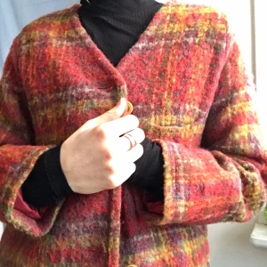 Röd yllekappa, S/M - Röd yllekappa, 2 hand. Saknar märke. 