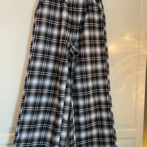 Byxor från shein - Helt nya dock försmå för mig