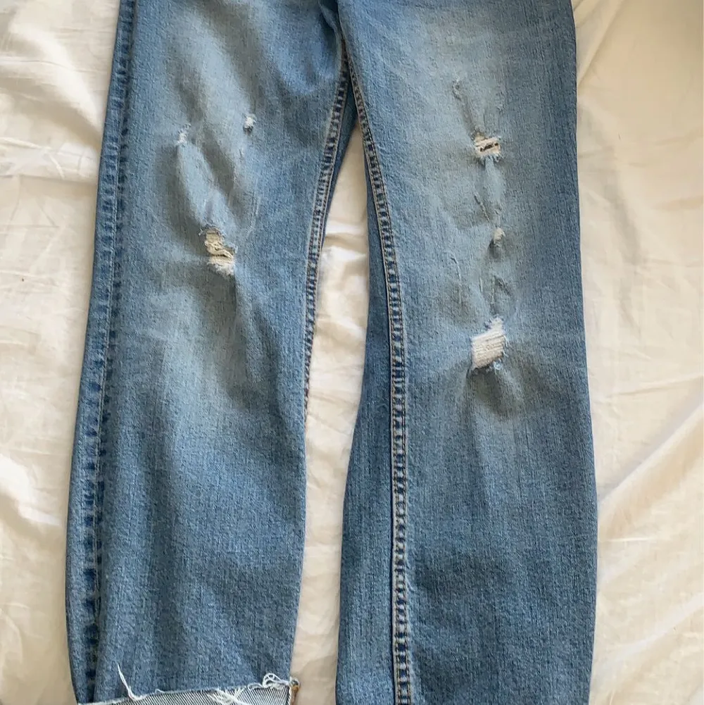Vida jeans med hål, skriv för fler bilder. Jeans & Byxor.
