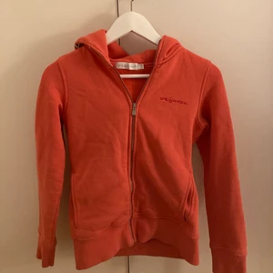 sail racing hoodie - 🤎Måste tyvär sälja denna super fina hoodie på grund av att den är för liten. Den är i storlek xs.                📦 Köparen står för frakten.                                      Den ligger även uppe på andra sidor.