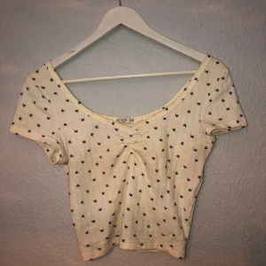 Söt crop top storlek S - Söt crop top köpt i australien för några månader sedan. 