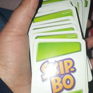 D - Säljer min skipbo kort dem e hälla säljer den för dem kommer it till användning och då köppte jag den för 100kr nu e det ganska svårt att hitta skipo kort