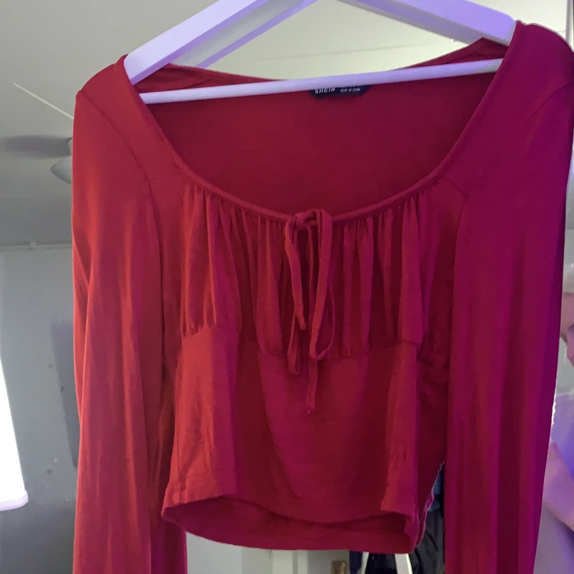 Röd tröja från SHEIN  - 90
