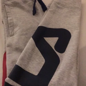  - Filabyxor köpta utav Angelica Blick i storlek xs, helt nya! Nypris 599kr, bud