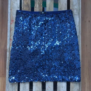  - Superfin paljettkjol från hm