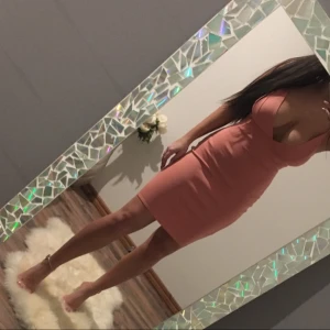  - Jättefin klänning från nelly. Använd bara en gång.