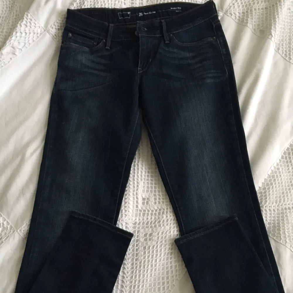 Levis jeans i storlek 26😊. Jeans & Byxor.