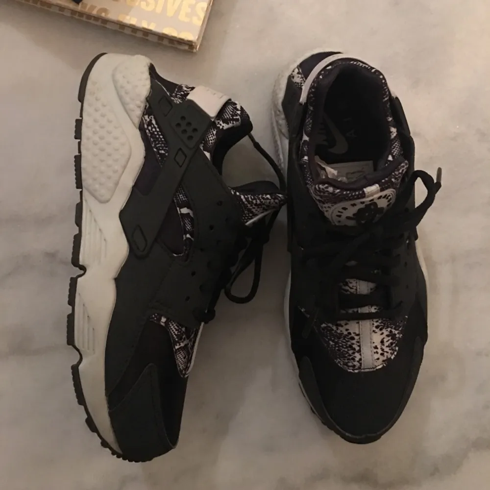 Nike Air Huarache Run
Använda 3 gånger . Skor.