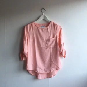  - Söt rosa blus från Amisu
Aldrig använd!