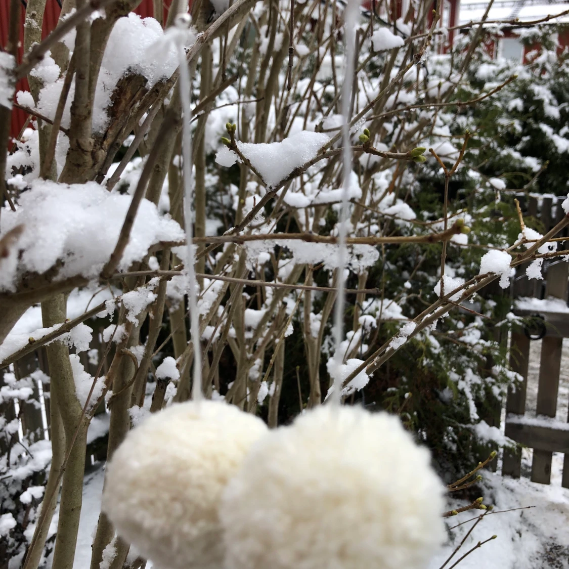 Garnbolls örhängen  - 90