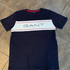 Gant T-shirt i storlek 140, betalning sker via swish