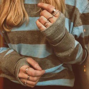 Torgvantar - DU HANDLAR PÅ WWW.BYHEDDA.SE 🥰 Snygga och moderna torgvantar, perfekta att ha både ute och inne när det är kyligt 🌨🧤💙 69 SEK / par!!!!!! 🛒