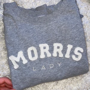 Sweatshirt  - Sweatshirt från Morris. Köptes för 1099kr. I fint skick. Frakt tillkommer men pris kan diskuteras! Kolla min sida för paketpris! 