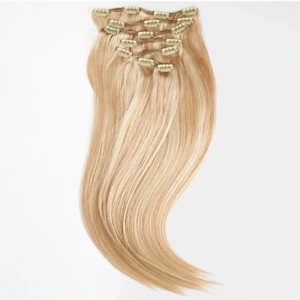 Clip on löshår från Rapunzem of Sweden - Jag säljer mitt underbara löshår från Rapunzel of Sweden, det är äkta här. I färgen 7.5/10.8 Cendre ash 50 cm långt. Dock har jag klippt det ca 8 cm. 7 pieces. Jättefin kvalite då jag använd det bara 2 ggr. Nypris: 1249 kr