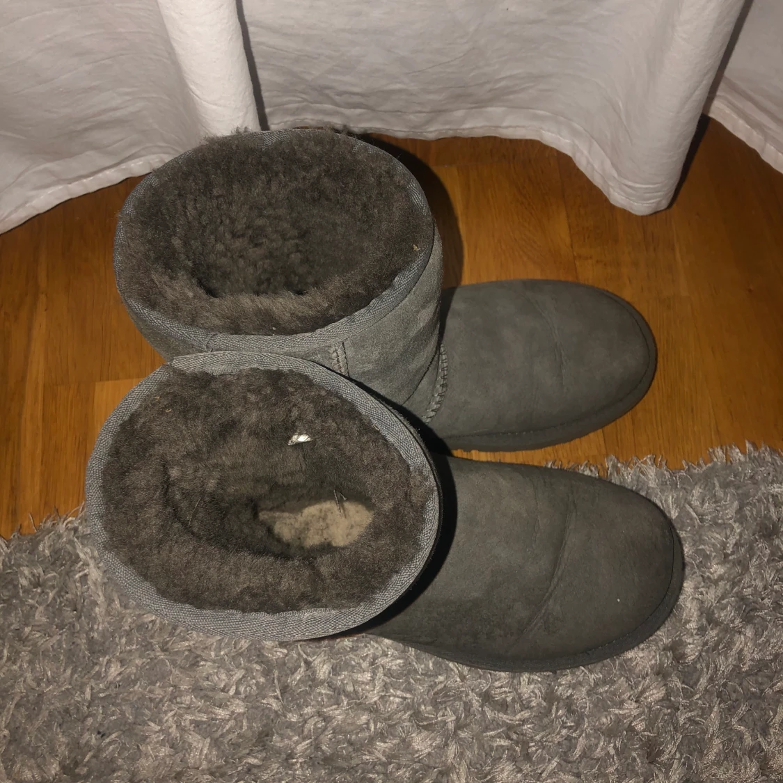 UGGS grå, storlek 36. - 91