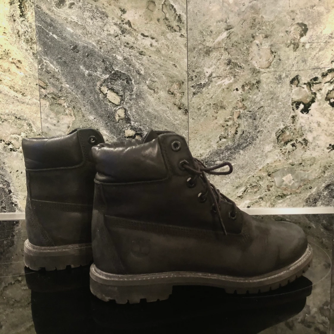 Svarta Timberlands 38.5 - 90