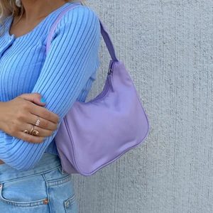 Väska - Helt oanvänd förutom bilden 