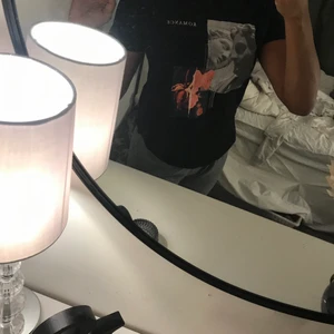 Ginatricot - Säljer den coola tröja jag aldrig använder men super fin, den är liten i storleken 🥰🥰frakt ingår ej!!!!