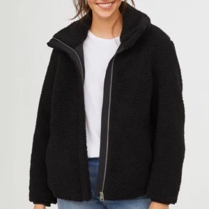 Teddyjacka  - Från HM. Väldigt sparsamt använd. Storlek M💓 Köparen står för frakt