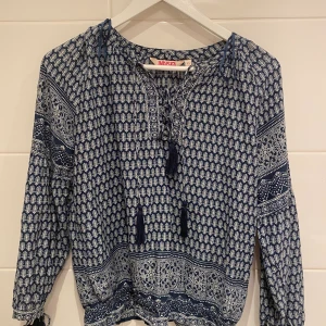 Blus - Super fin blus i Storlek XS