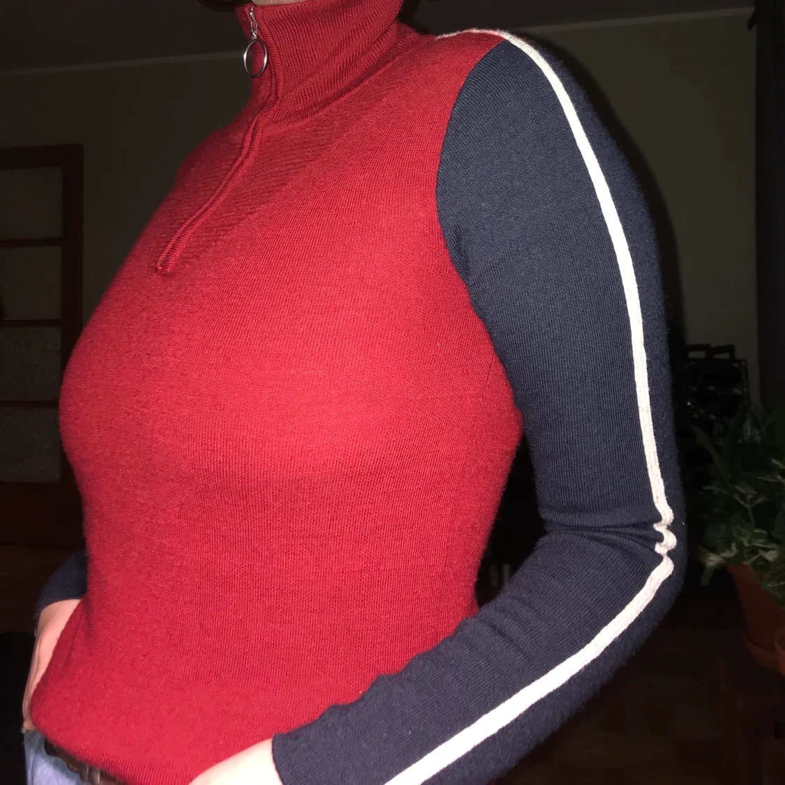 Röd och blå tröja från weekday