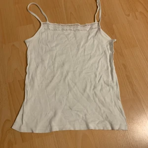 VIT LINNE💞💞 - vitt linne med spaggetistraps