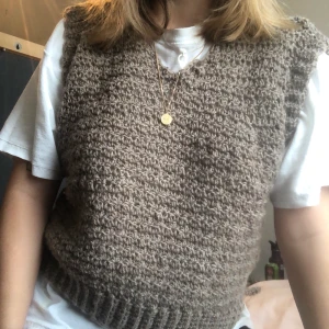 Virkad väst💓 - Egenvirkad väst i naturgarn 💓 kan göras i många andra färger! 