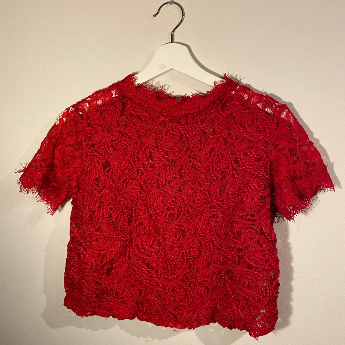 Röd spets topp strl M