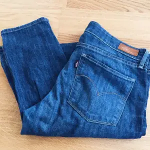 Supersnygga Levis jeans i storlek 29 x 34. 90kr plus frakt eller mötas upp i Stockholm 
