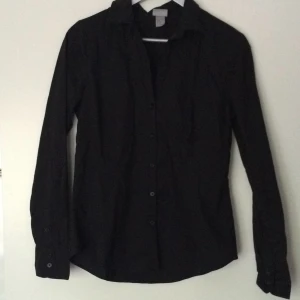  - Skjorta med snygg passform.