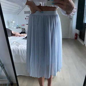 Gullig kjol från nakd - Använt få gånger men super gullig! Storlek L men är väldigt liten (sitter tight på mig som har M) 120kr + frakt