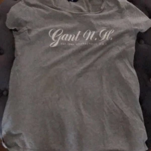 gant tshirt - Storlek small, fint skick, sparsamt använd 