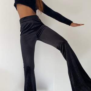 Fancy byxor från Gina tricot, high waist, storlek S men väldigt stretchiga. 