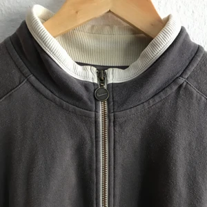 Nike Zipper XL - En av mina favoriter som jag nu tyvärr säljer för att jag behöver pengarna. Buda gärna i kommentarerna. Tröjan är mycket sällsynt och i väldigt bra skick. Högst budande vinner💖 Köparen betalar frakt!!! (Bud från 250 uppåt)