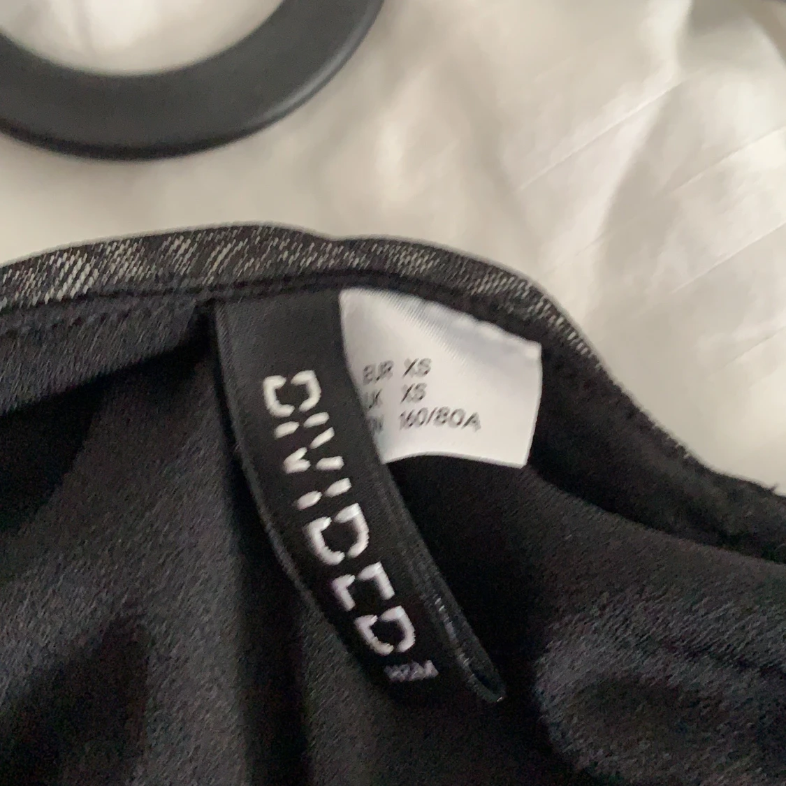 Fin svart tröja - 91