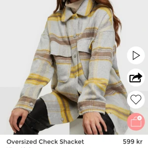 Kappa från missguided  - Rutig höstkappa från missguided! Kan skicka egna bilder om det önskas