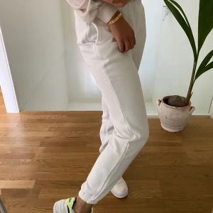 riktigt snygga mjukisbyxor  - 250kr, helt nya. Alltså varken noppriga eller slitna. Xs/s