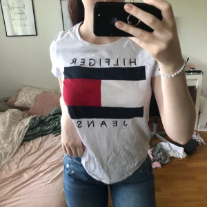 Tommy Hilfiger t-shirt - Aldrig använd, allt kommer alltid nytvättat och strykt vid behov