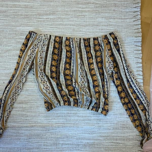 Croptop  - Offsholder croptopp