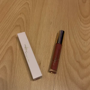 Liquid lipstick - Mellow - Oanvänt matte liquid lipstick 