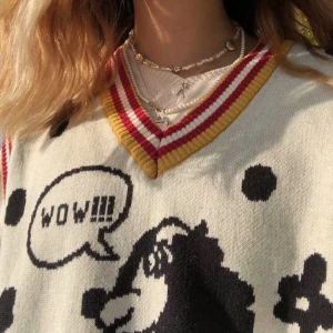 Sweater vest - ”The Dalmatian Vest” från märket Kina and Tam! Aldrig använd, så nyskick. Köpt för $70 så 580kr ish, storlek L.