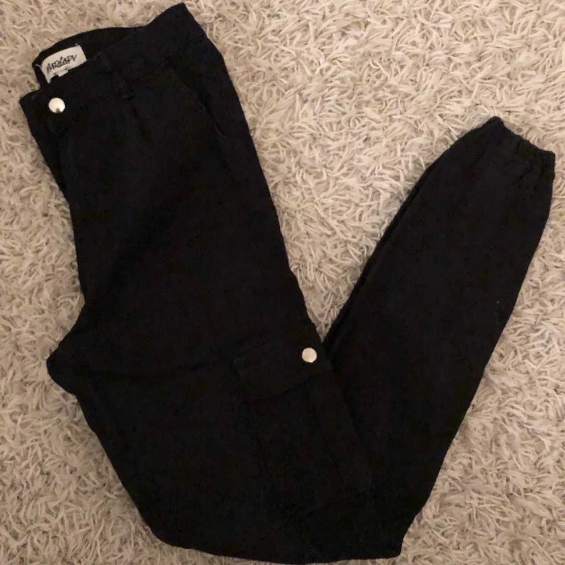 Svarta cargopants - 90