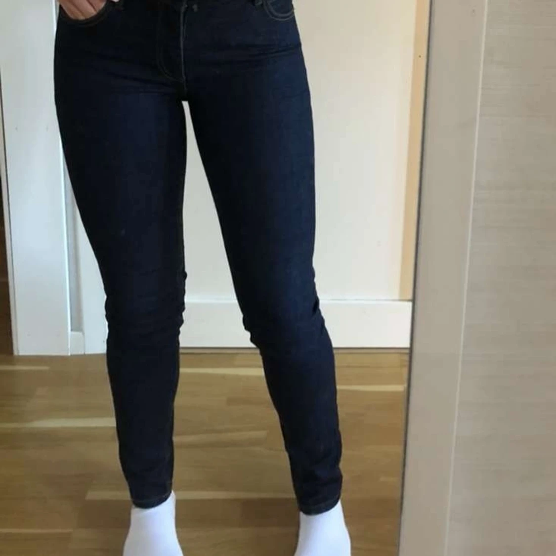 Mörkblåa jeans strl 25/32 - 90