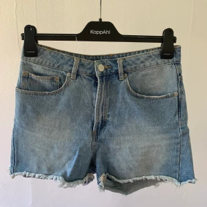 Shorts - Shorts i bra skick i storlek M