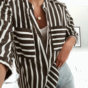 Skjorta  - Säljer denna skjorta då den inte kommer till användning🤪+frakt 