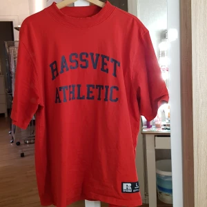 Rassvet - Tänkte göra ett intressekoll på denna!!! Är osäker på om jag ska sälja då jag gillar den så mycket, men använder den helt enkelt för lite! 