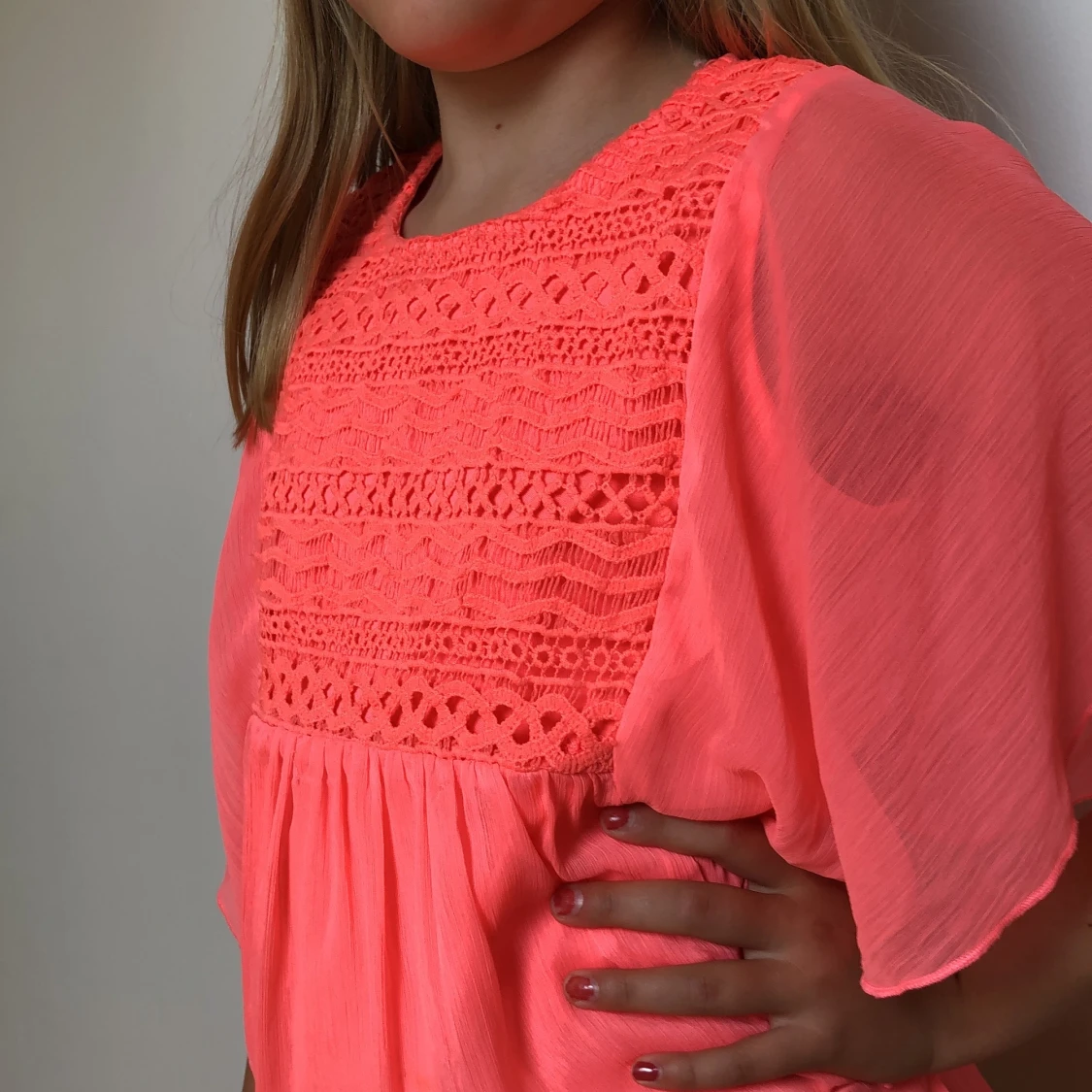 Rosa blus med mandala mönster + en knapp - 91