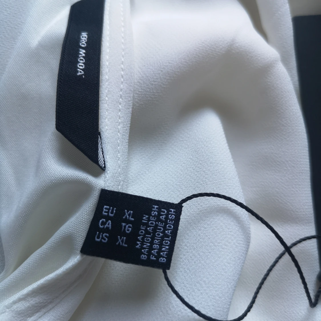 Vit klänning från Vero Moda  - 91